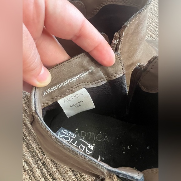 Browns Artica Waterproof Shoes size 7.5 - Picture 2 of 3